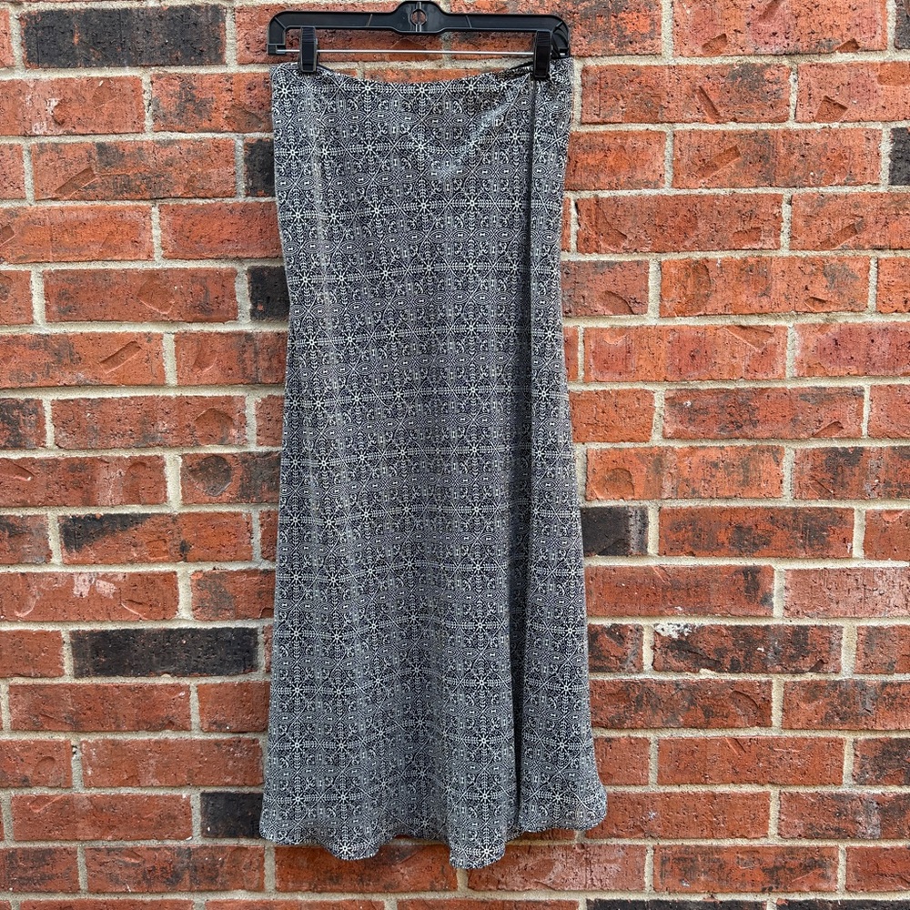 East 5th Long Maxi Skirt Black & Cream